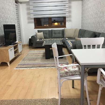 Two Rooms And Kitchen, Bathroom With Balcony Apartment Skopje Exterior photo
