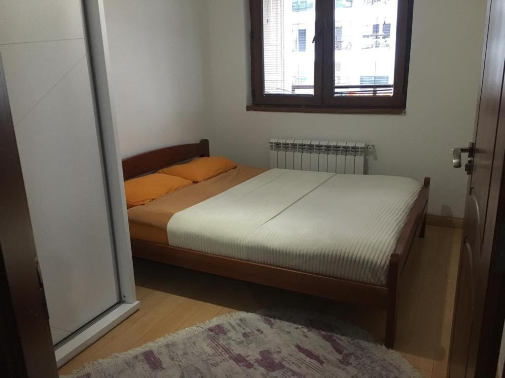 Two Rooms And Kitchen, Bathroom With Balcony Apartment Skopje Exterior photo