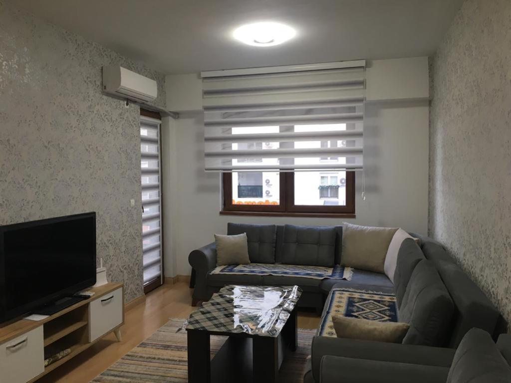 Two Rooms And Kitchen, Bathroom With Balcony Apartment Skopje Exterior photo