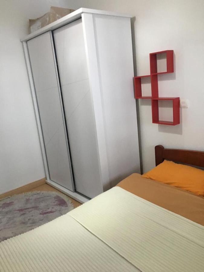Two Rooms And Kitchen, Bathroom With Balcony Apartment Skopje Exterior photo