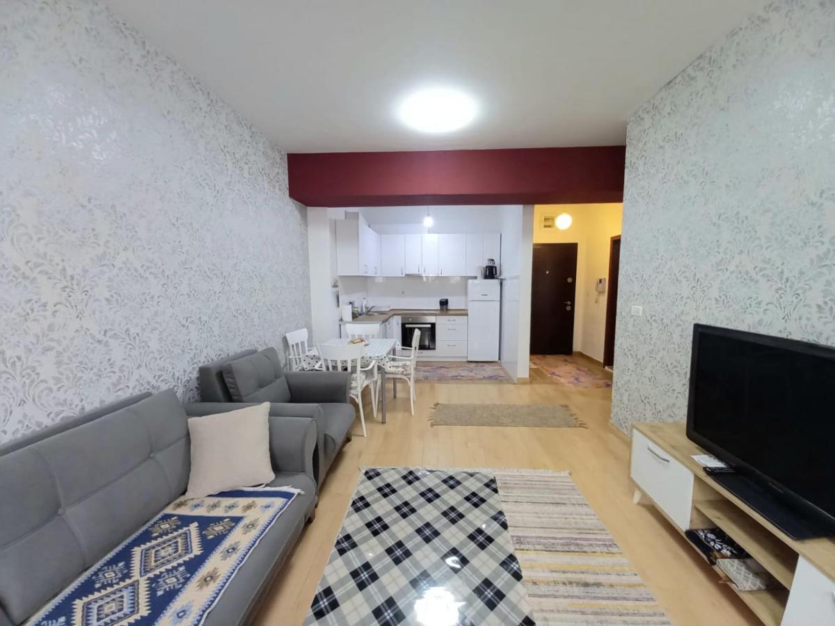 Two Rooms And Kitchen, Bathroom With Balcony Apartment Skopje Exterior photo