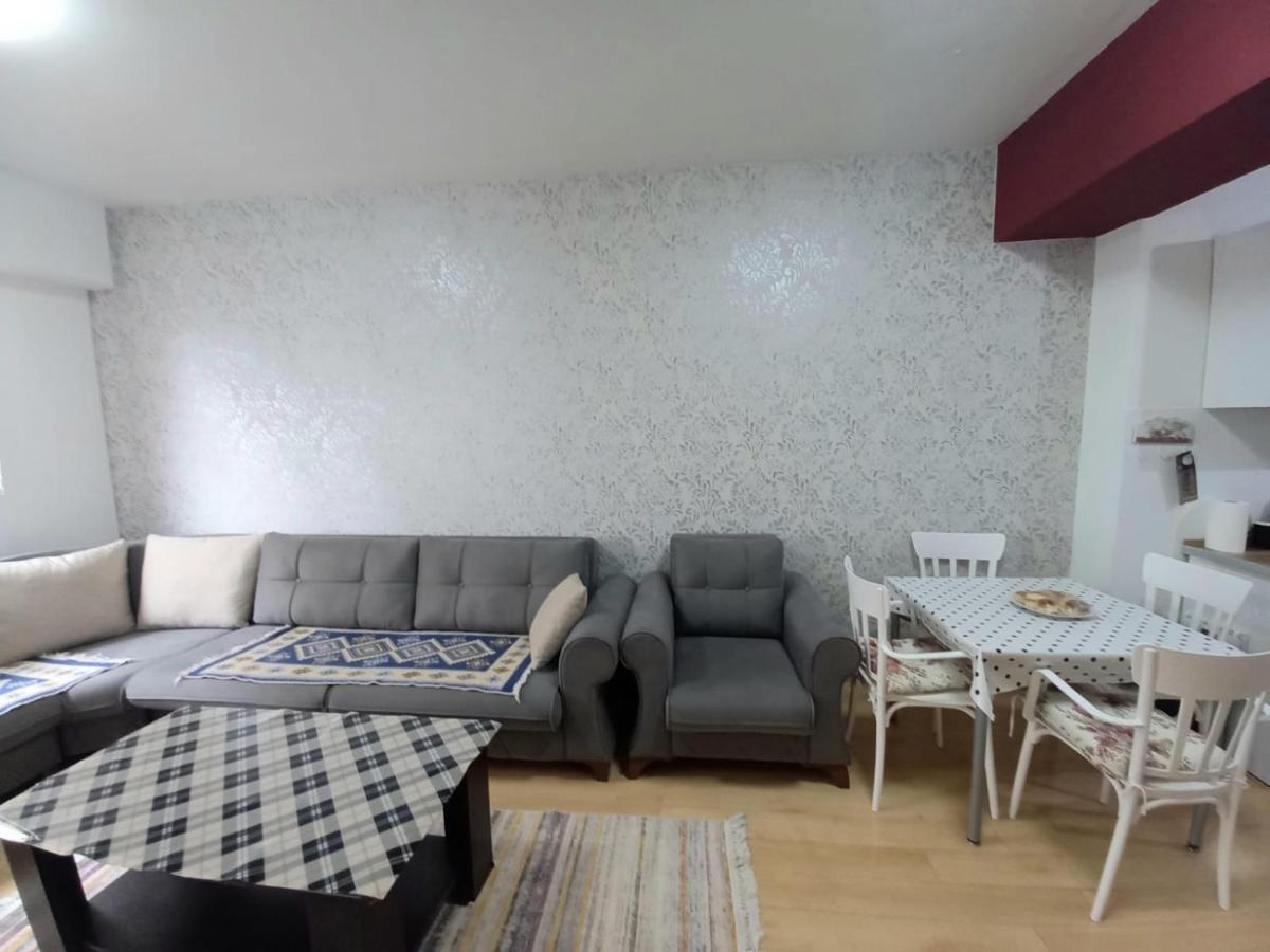 Two Rooms And Kitchen, Bathroom With Balcony Apartment Skopje Exterior photo
