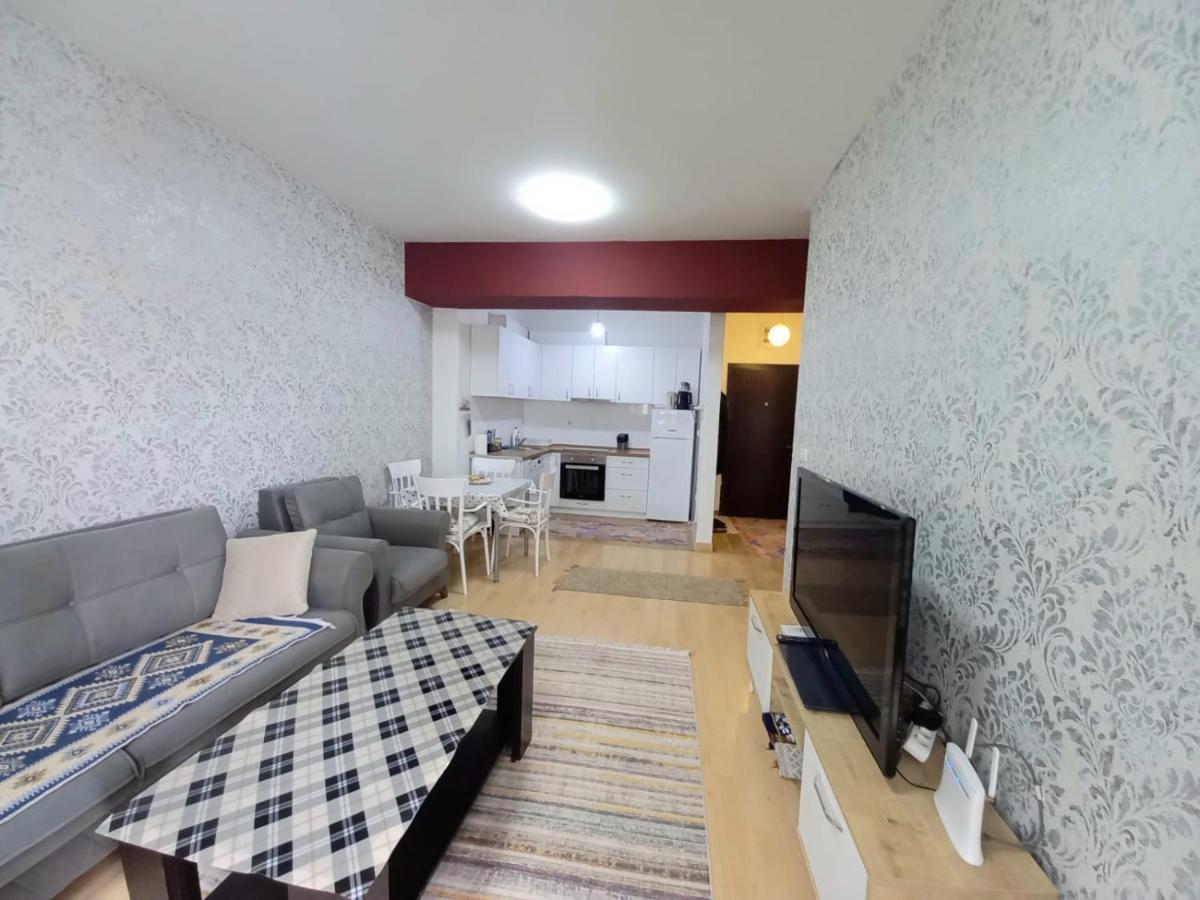 Two Rooms And Kitchen, Bathroom With Balcony Apartment Skopje Exterior photo