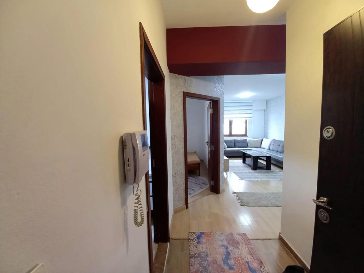 Two Rooms And Kitchen, Bathroom With Balcony Apartment Skopje Exterior photo