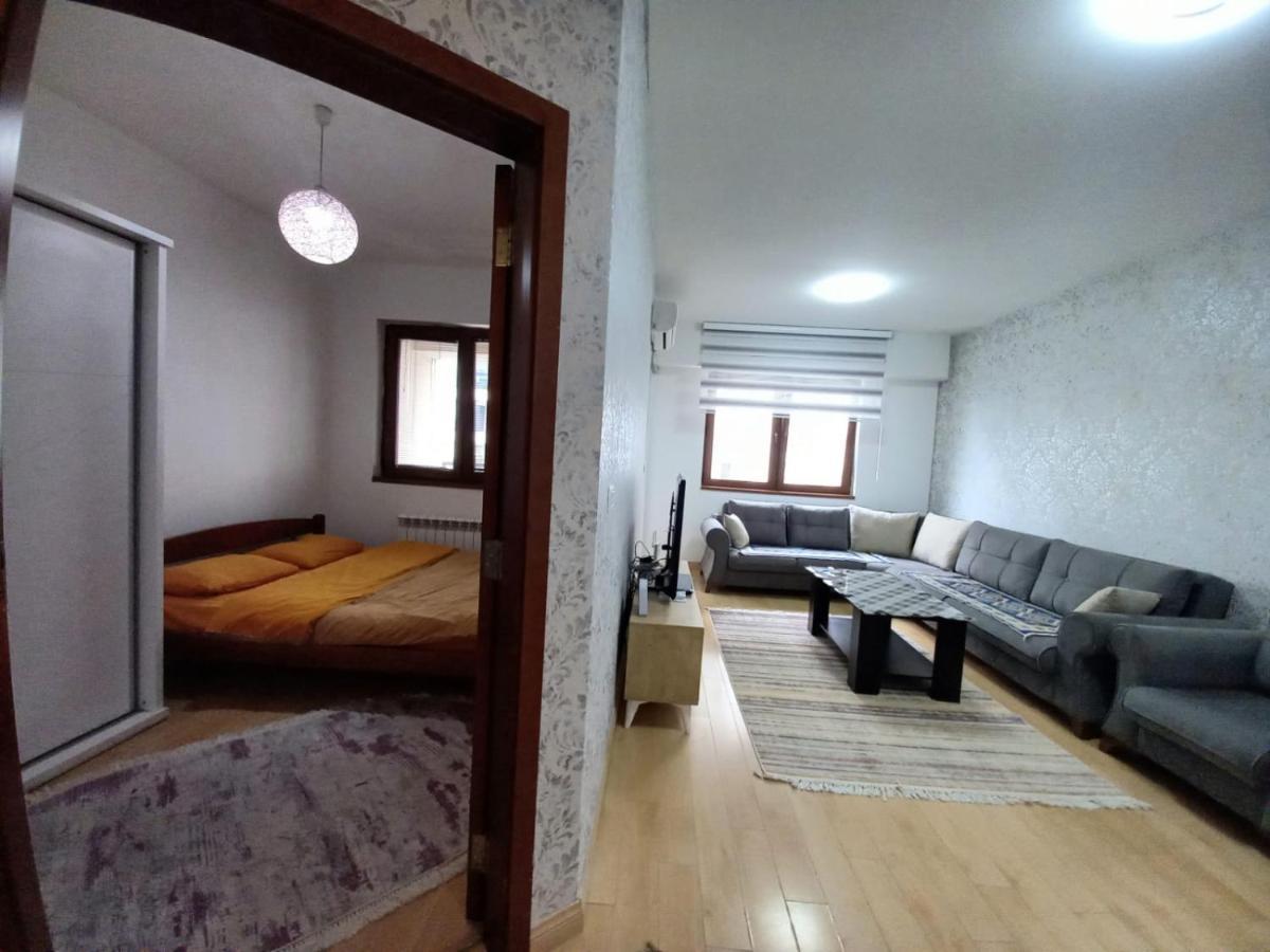 Two Rooms And Kitchen, Bathroom With Balcony Apartment Skopje Exterior photo